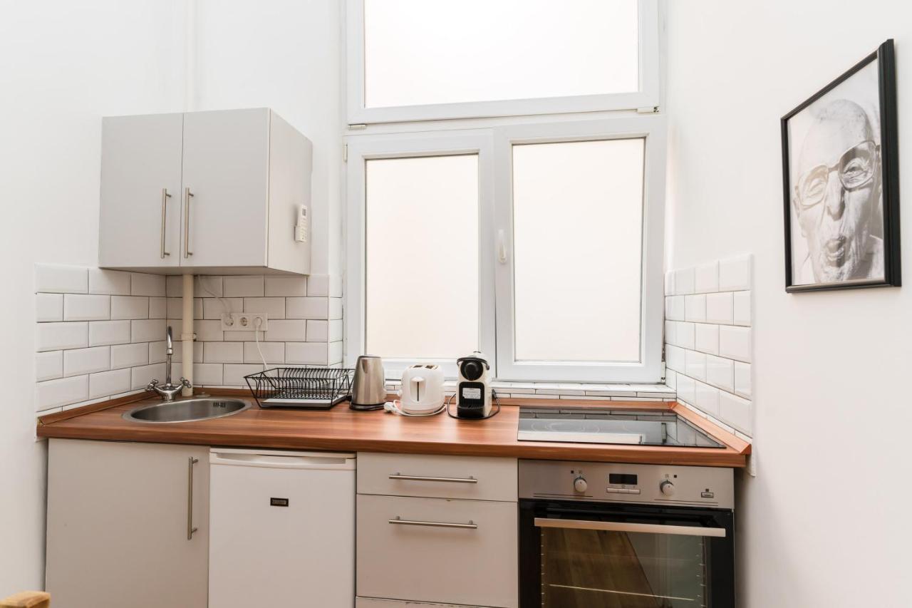 Sesame Wide Apartment Будапеща Екстериор снимка
